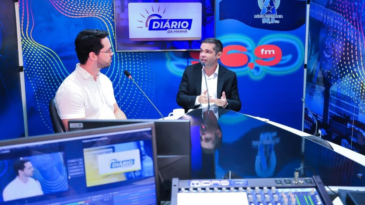 Jornalista Ronald Segundo conversou com Efrain Soares, coordenador pedagógico da Escola do Legislativo do Maranhão
